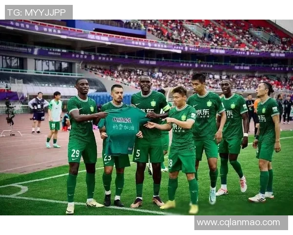 足球明星关爱病人行动背后的感人故事与温暖瞬间