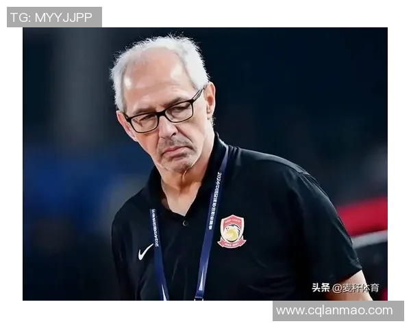 国足主教练最新动态及其执教理念分析